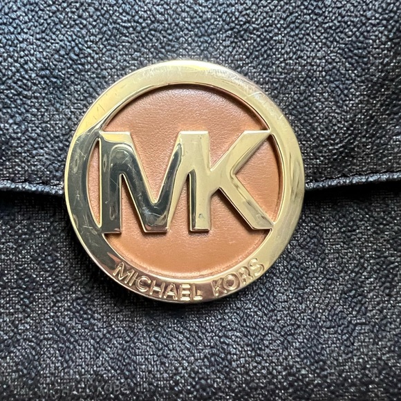 Micheal Kors Shoulder Purse - Picture 2 of 4